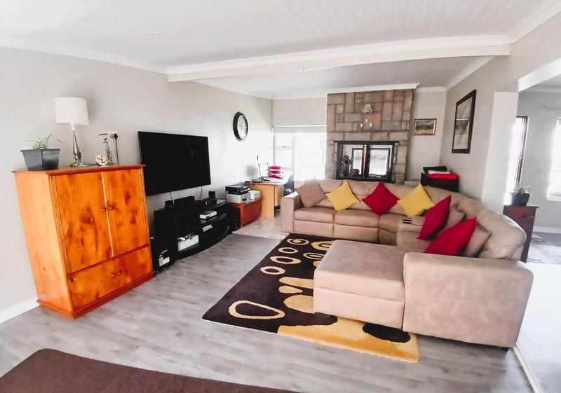 3 Bedroom Property for Sale in Stilbaai Wes Western Cape